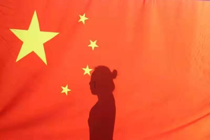 升空的愤怒奶奶